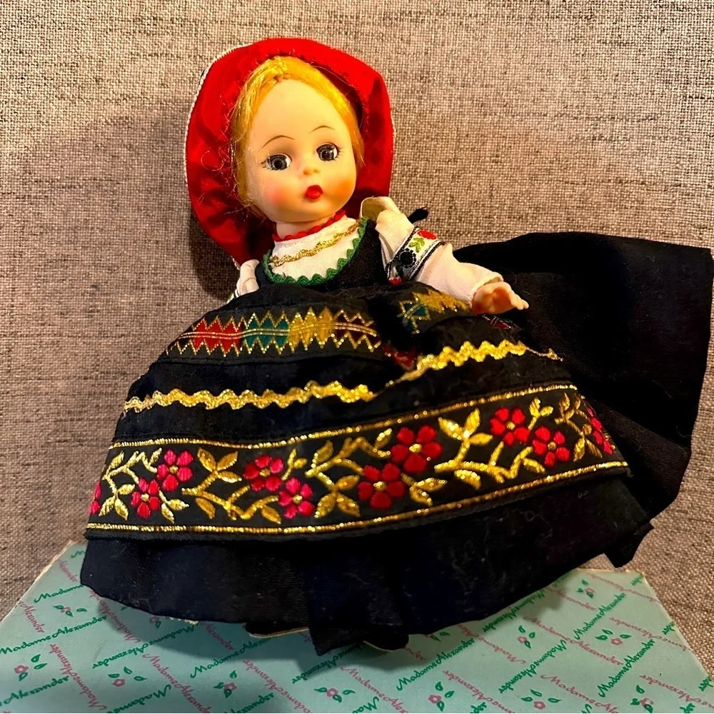 Madame Alexander Vintage Doll Finland 761 with box